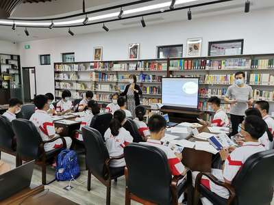 劳动育心，书香润行——人大附中图书馆劳动教育课的实践与思考